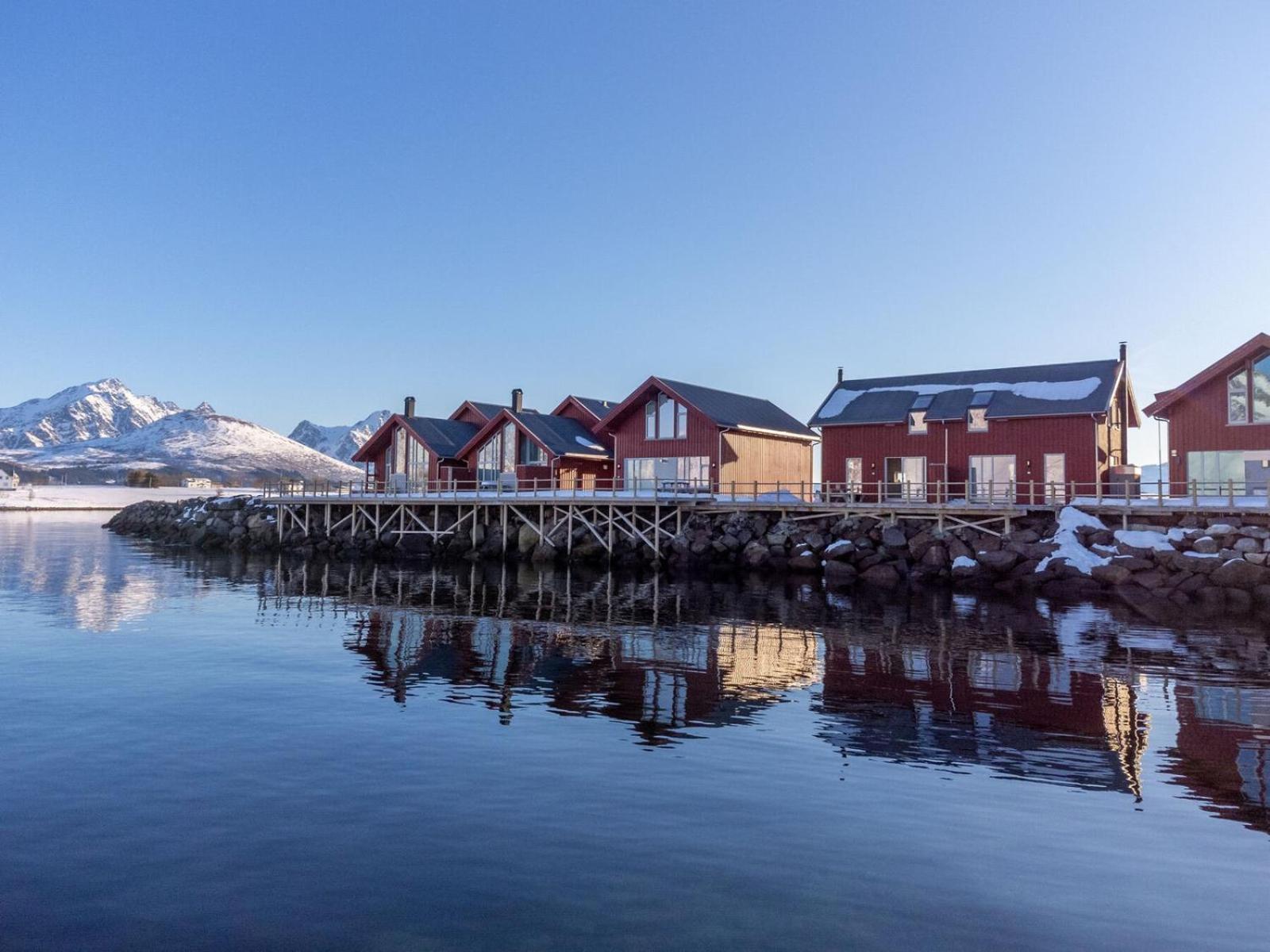 Nappstraumen Seafront Cabin, Lilleeid 68 Holiday home